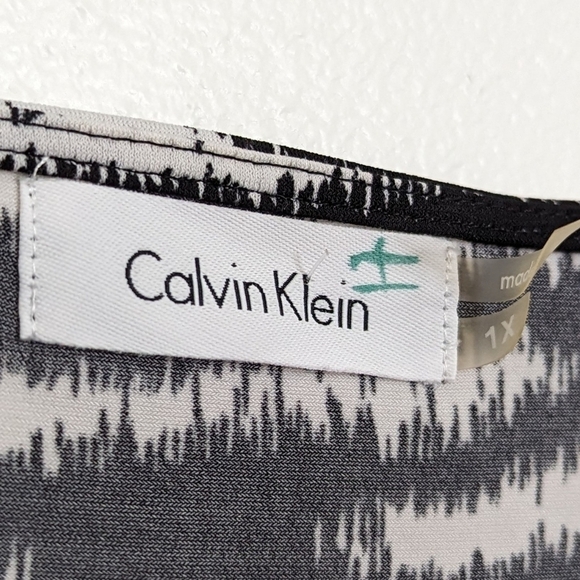 Calvin Klein Women's Blouse Zebra Print Sleeveless Size 1X - Picture 3 of 6